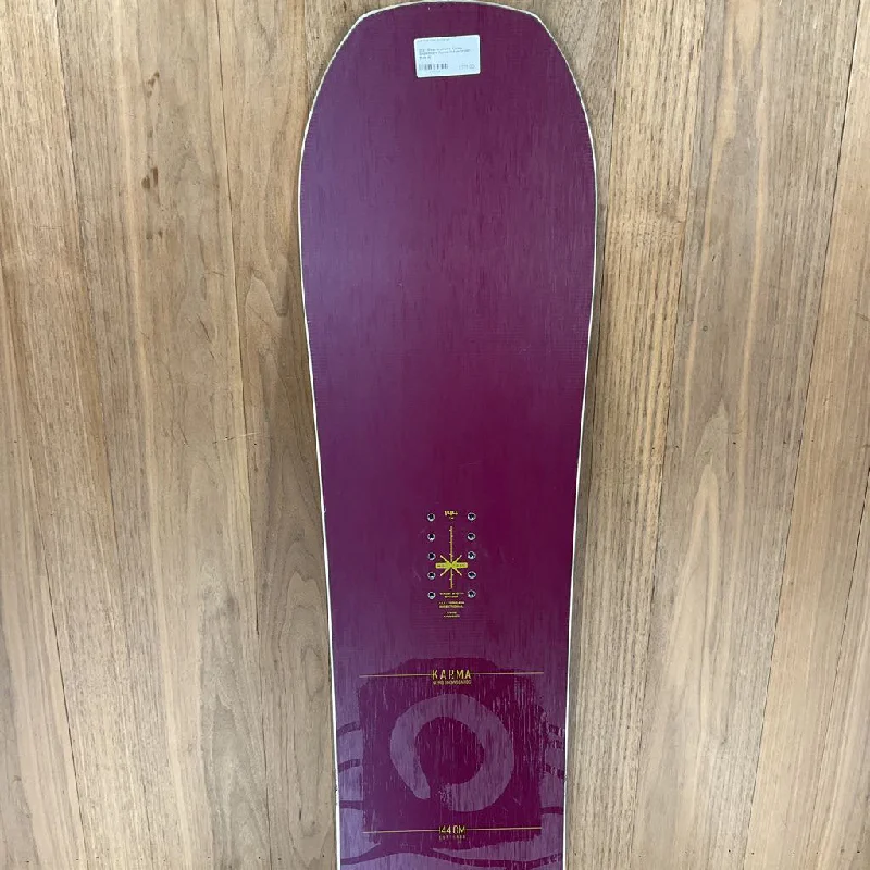 2023 Nitro Women's Karma Snowboard